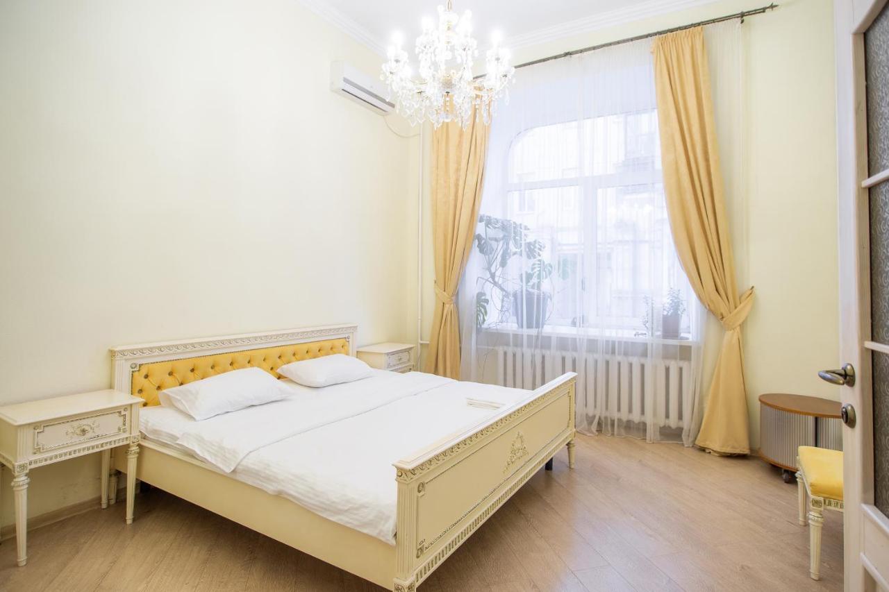 Comfortable Apartment On Mikhaylovskiy Lane Kijev Kültér fotó