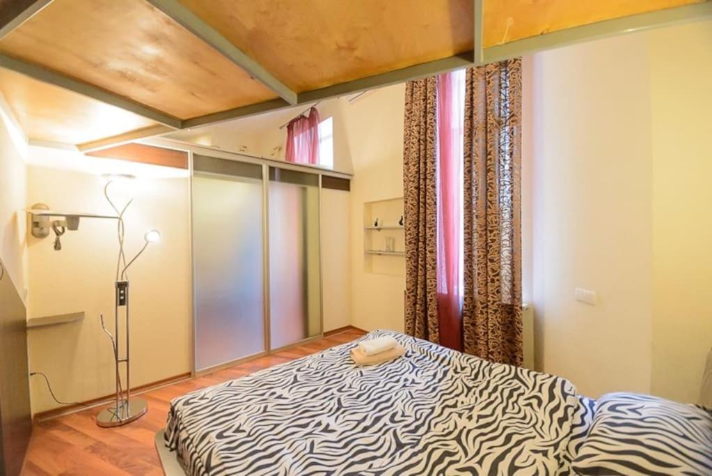 Comfortable Apartment On Mikhaylovskiy Lane Kijev Kültér fotó