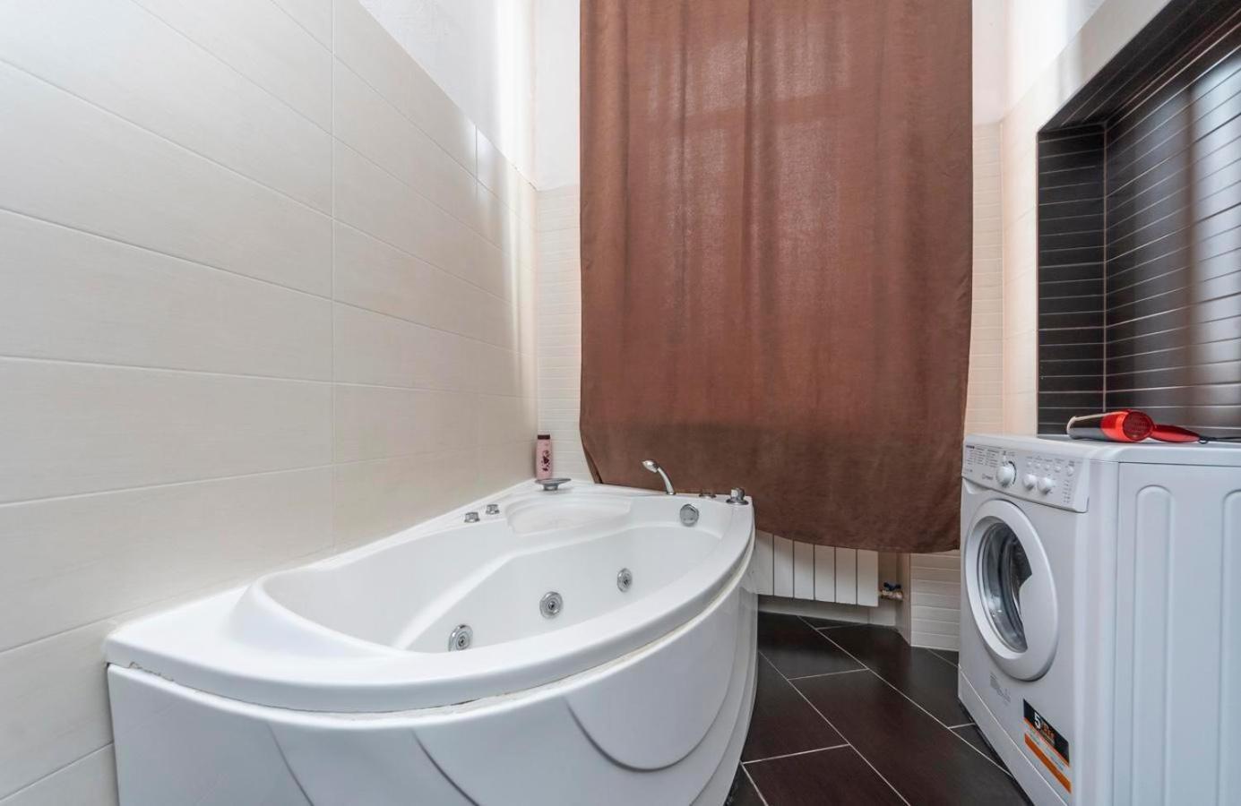 Comfortable Apartment On Mikhaylovskiy Lane Kijev Kültér fotó