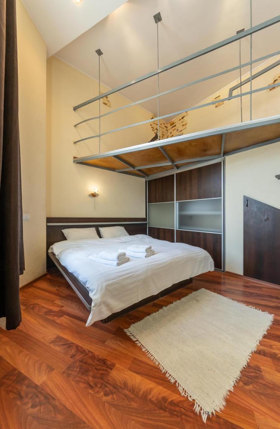 Comfortable Apartment On Mikhaylovskiy Lane Kijev Kültér fotó