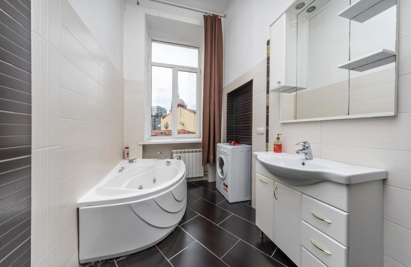 Comfortable Apartment On Mikhaylovskiy Lane Kijev Kültér fotó